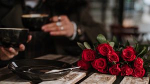 Valentine-Day-dinner-roses